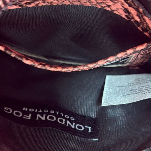 London Fog Pink & Black Snake Print Shoulder Bag w/Wristlet Approx. 11x 7 x 2.5 - Picture 16 of 16